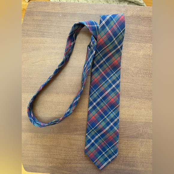 Men’s necktie  no brand in good condition - Picture 1 of 2